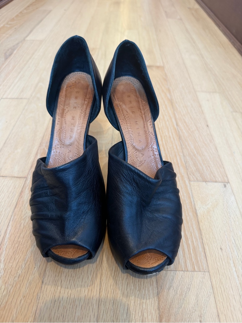 Women's Black Open-Toe Leather Chie Mihara Heels size 39 (8.5 US)